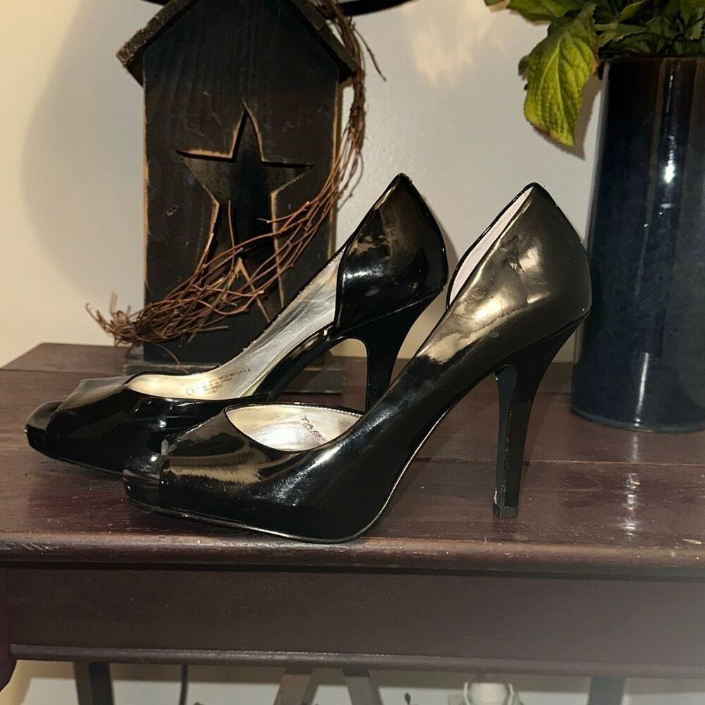 Mossimo Supply Co. Black Patent Leather Peep-Toe Heels size 9